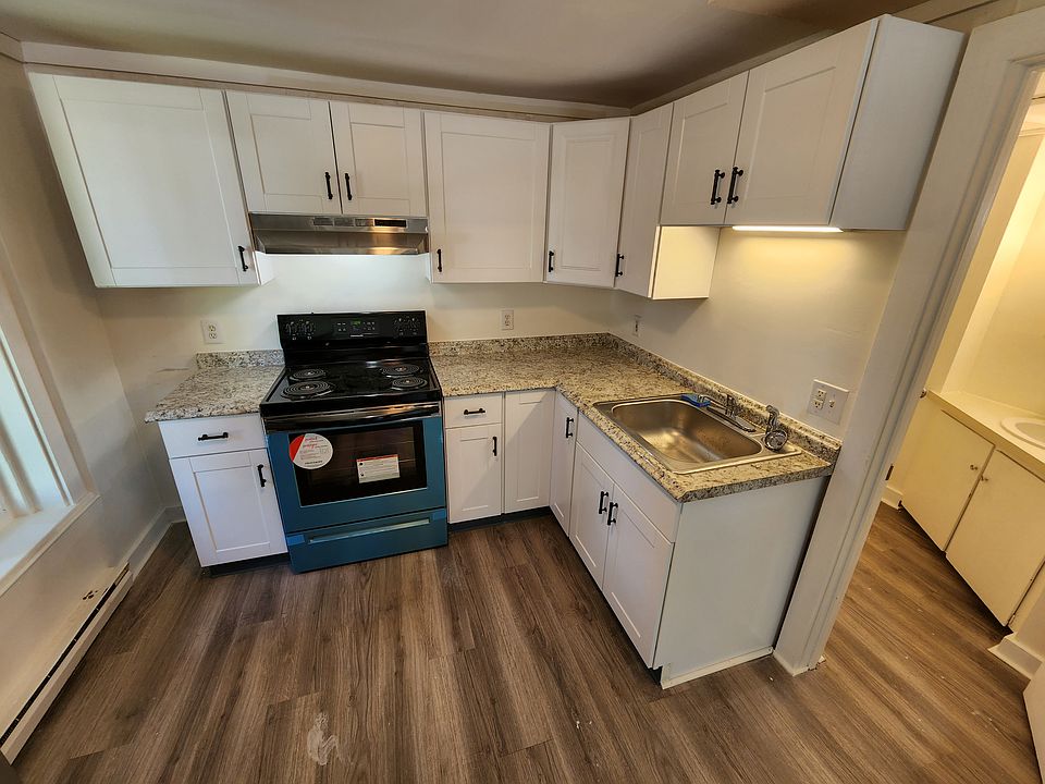 1st image of 150 Centre St #1
