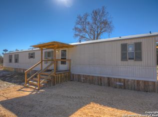 150 Shady Oaks Ct, Floresville, TX 78114