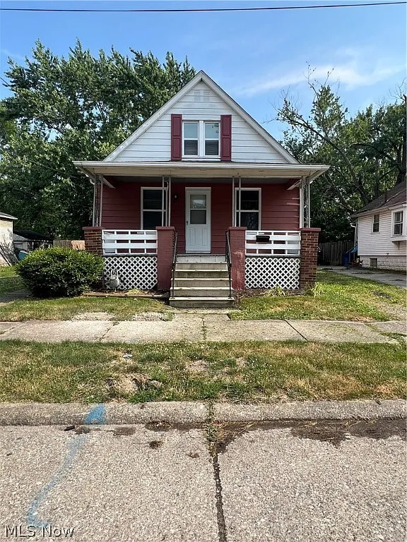 623 W 25th St photo 1