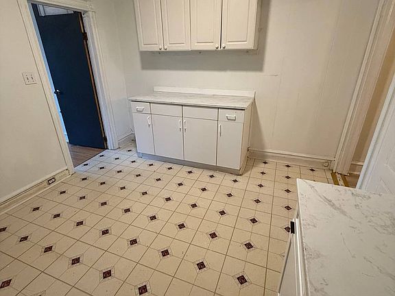 3rd image of 447 S 43rd St #3R