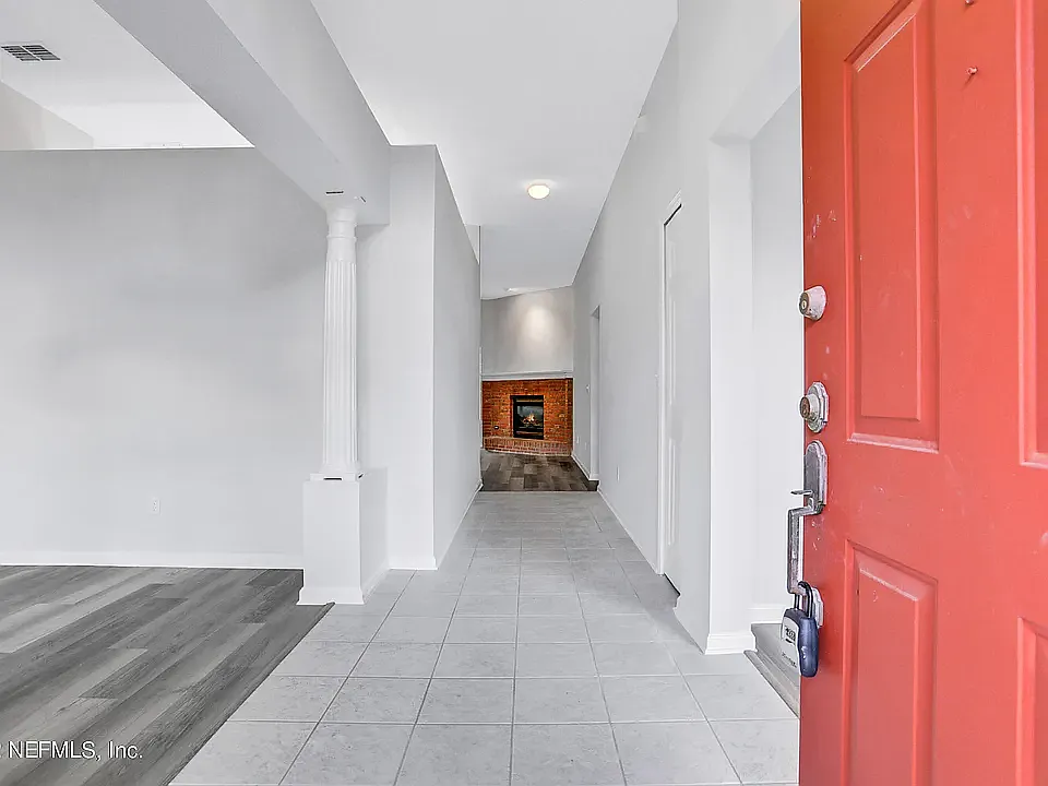 4 bed, 2254 sqft, $3,200 — Photo 3