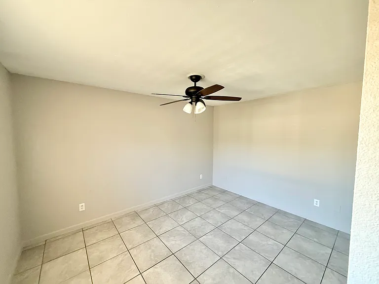 1265 S 13th Ave — Photo 16