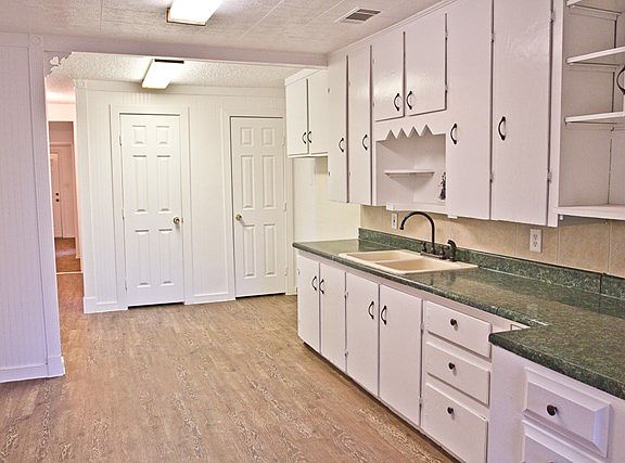 5th image of 3518 N Washington Ave