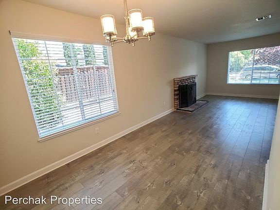 5th image of 1701 Carnation Cir