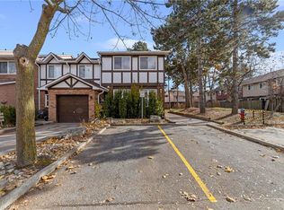 4199 Longmoor Dr #6, Burlington, ON L7L 5J9