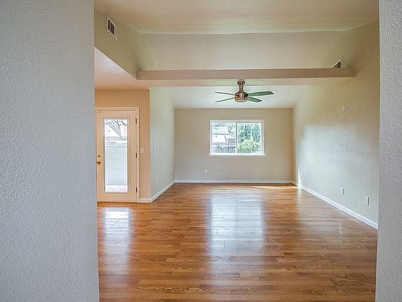 2nd image of 2821 Perktel St