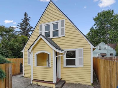 1085 15th St NE, Salem, OR, 97301