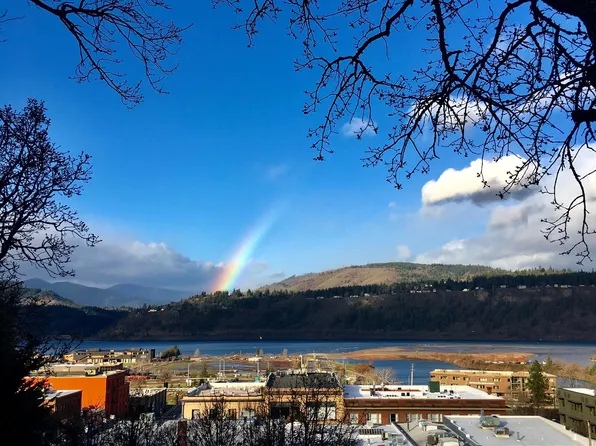 110 Sherman Ave, Hood River, OR 97031