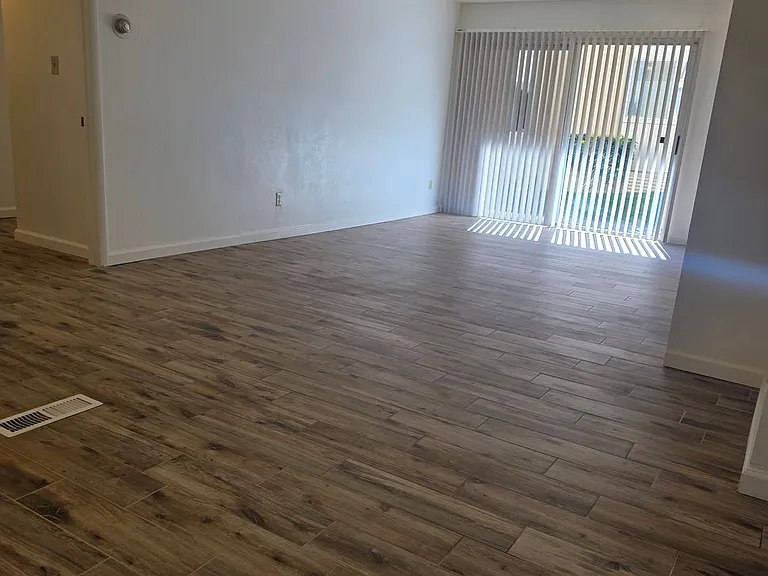 2300 Dickerson Rd #29 — Photo 4