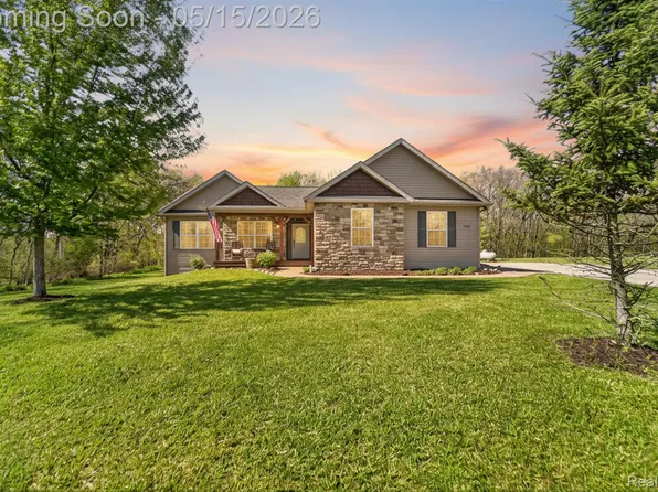 3057 Bignall Dr, Howell, MI 48855