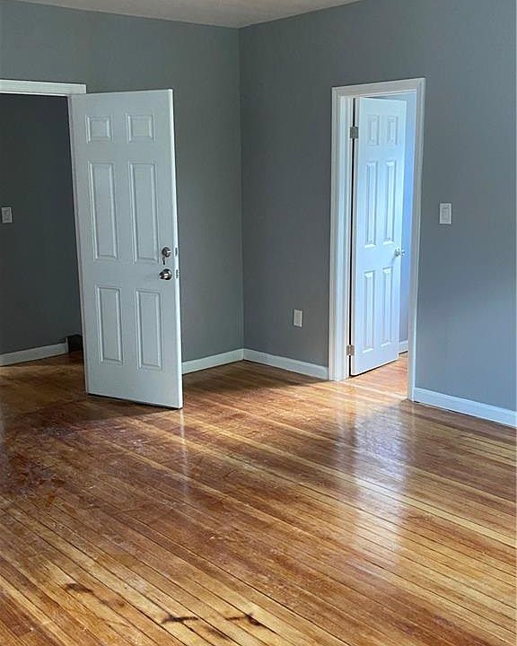 2nd image of 108 Franklin Ave Floor 2
