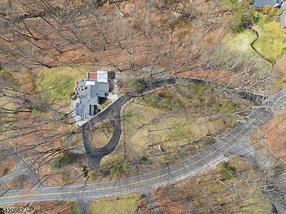 2nd image of 109 TAYLORTOWN ROAD