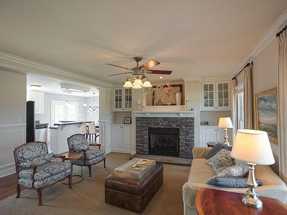 3rd image of 45 Rolling Meadow Dr
