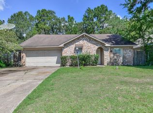 9951 Valley Lake Dr, Houston, TX 77078