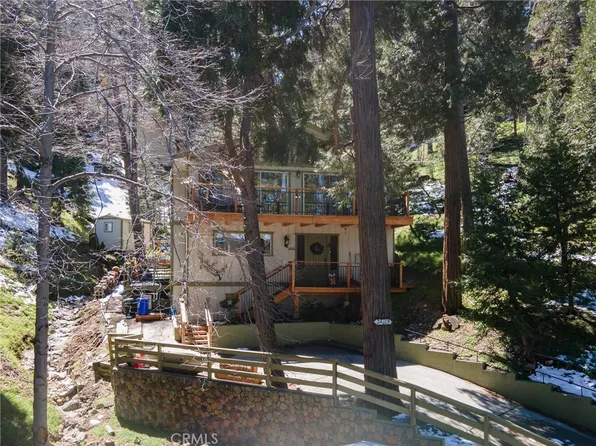 24105 Alpine Dr, Crestline, CA 92325