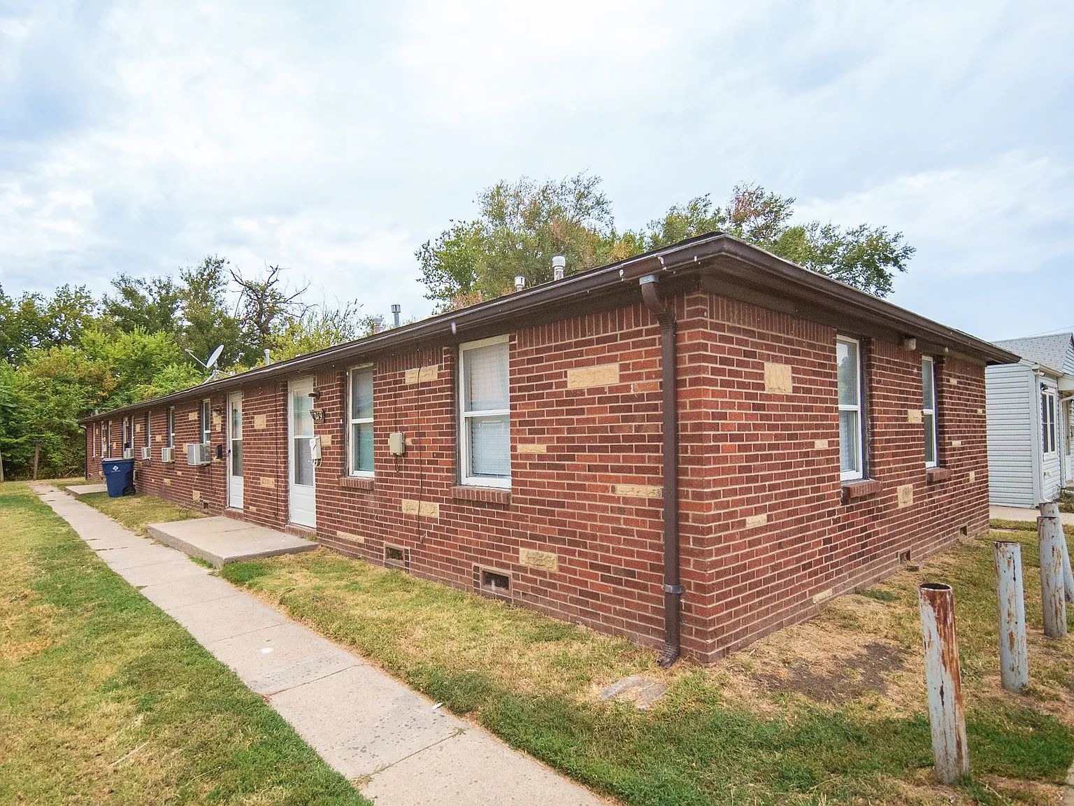 2 bed, $795 — Photo 1