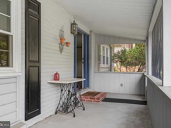 2nd image of 124 Chapel Hill Dr