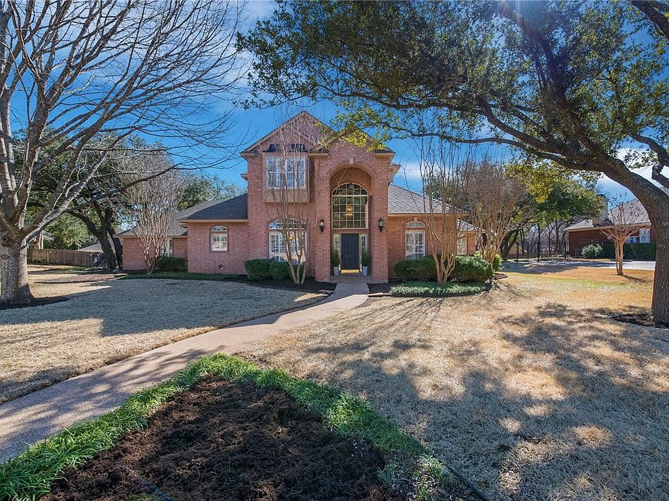 1st image of 176 Stone Creek Cir