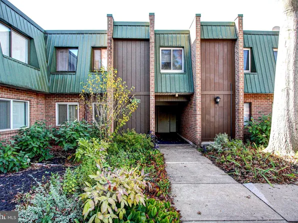 617 Meadowview Ln #617, Mont Clare, PA 19453