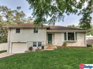 2004 Smith Rd, Bellevue, NE 68005