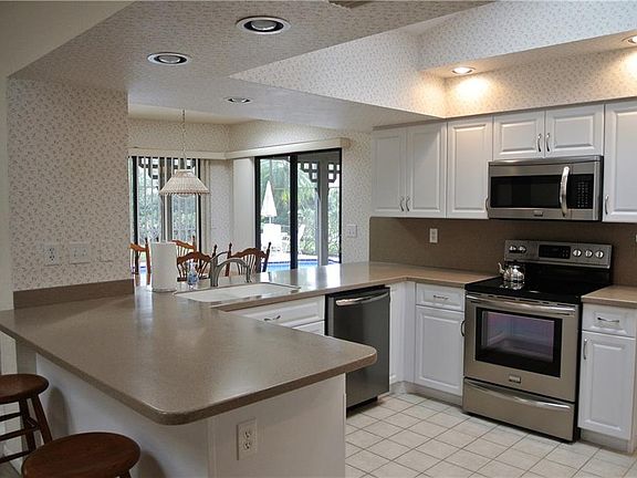 3rd image of 106 Tanglewood Ct