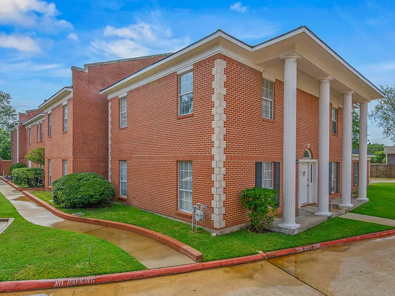 4400 Carter Creek Pkwy #302 — Photo 31