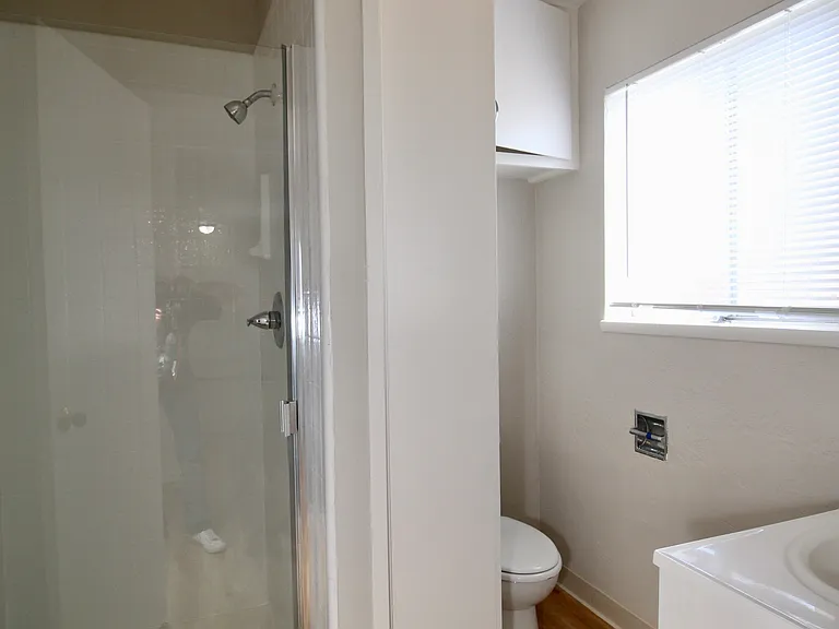 539 Callan Ave #B — Photo 8