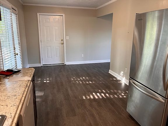 Kitchent to Dinning Area (Side Door from Driveway)