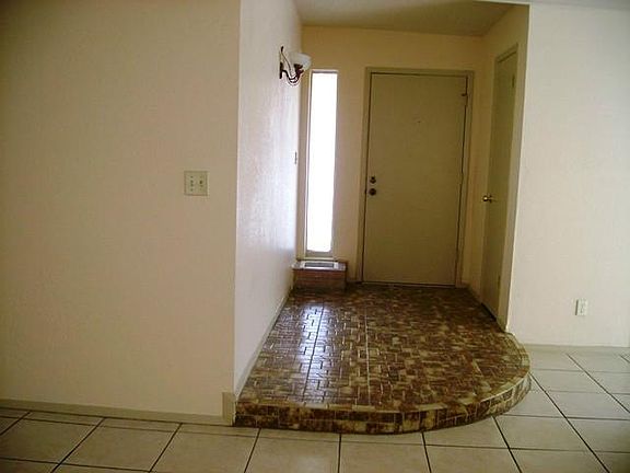 3rd image of 10839 Elkhart Dr