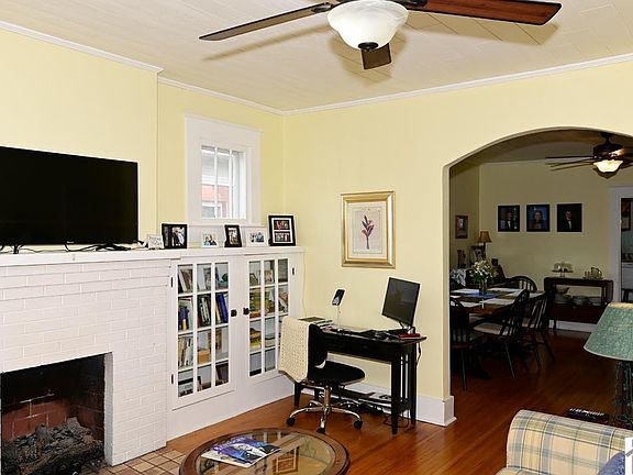 3rd image of 404 W Jefferson St