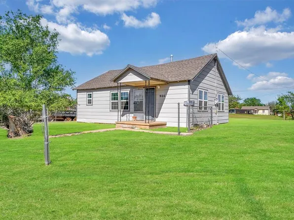 906 N Jackson St, Altus, OK 73521