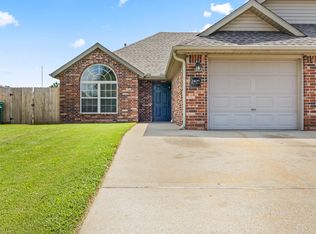 2409 S Rill St, Rogers, AR 72758