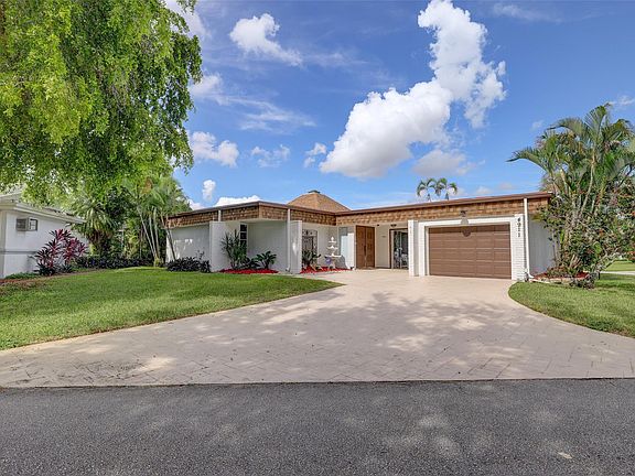 3rd image of 4911 Bayberry Lane