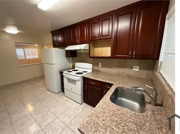 9866 Bancroft Ave, Oakland, CA 94603