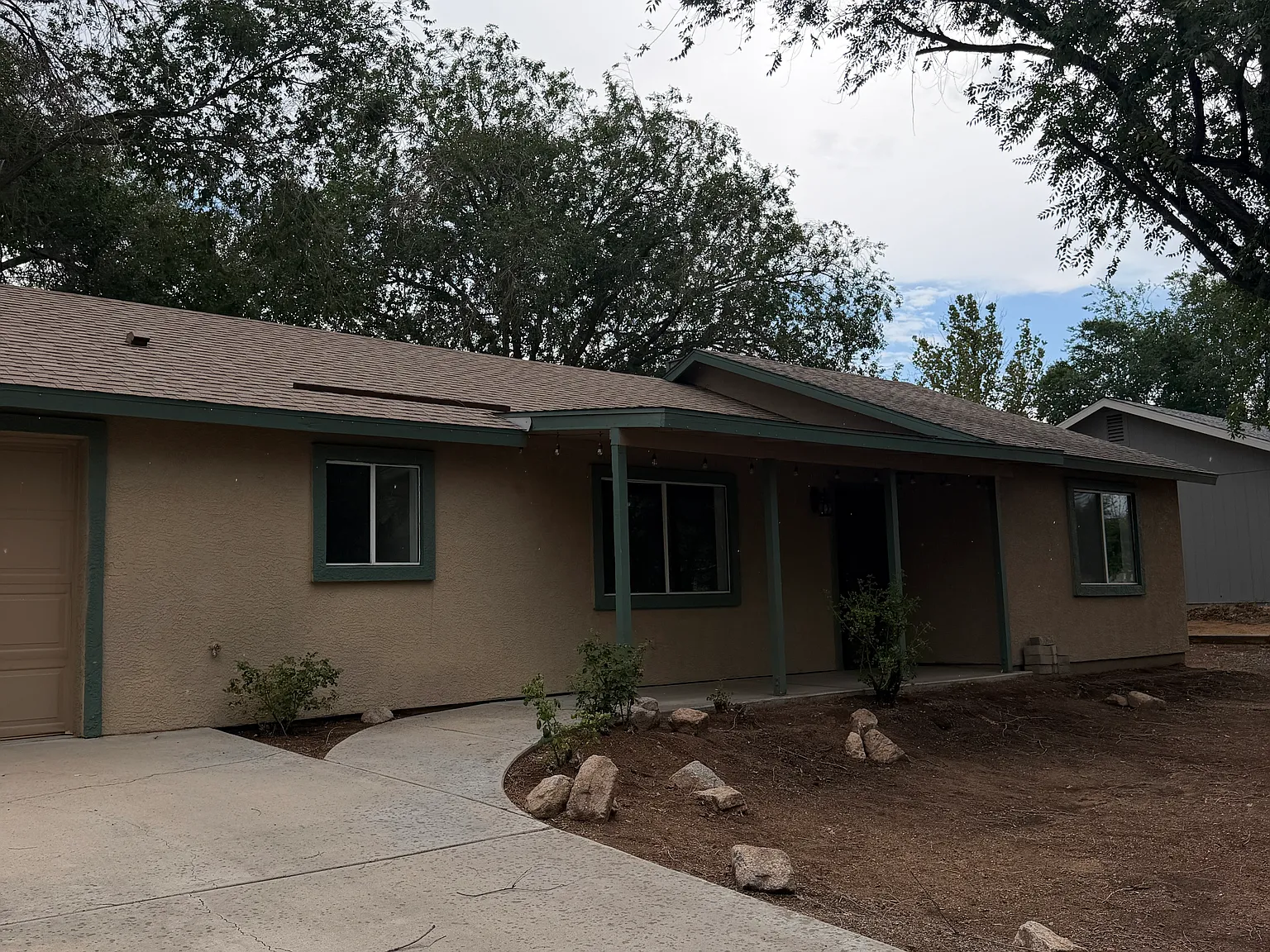 2 bed, 1120 sqft, $2,200 — Photo 2