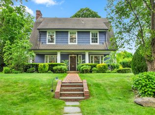 7 Middle Dr, Manhasset, NY 11030