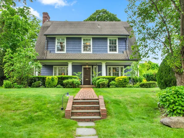 7 Middle Drive, Manhasset, NY 11030