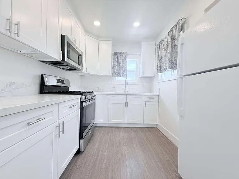 6509 State St #A — Photo 5