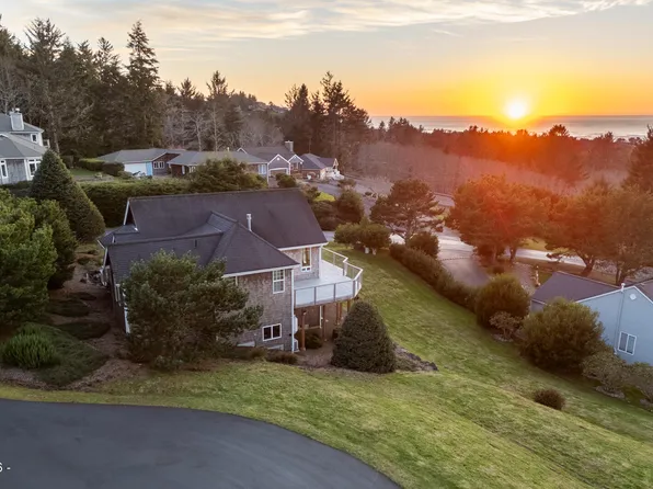 5950 Pacific Overlook Dr, Neskowin, OR 97149