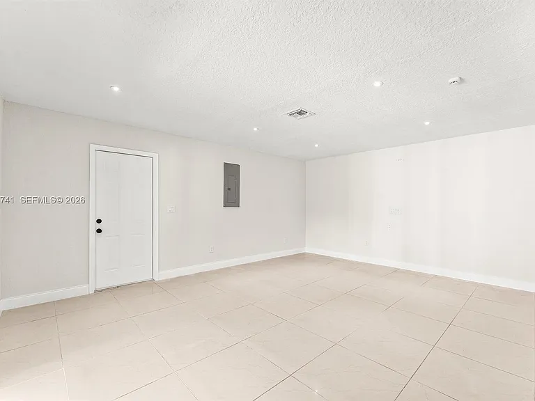 18055 W Sycamore Dr — Photo 9