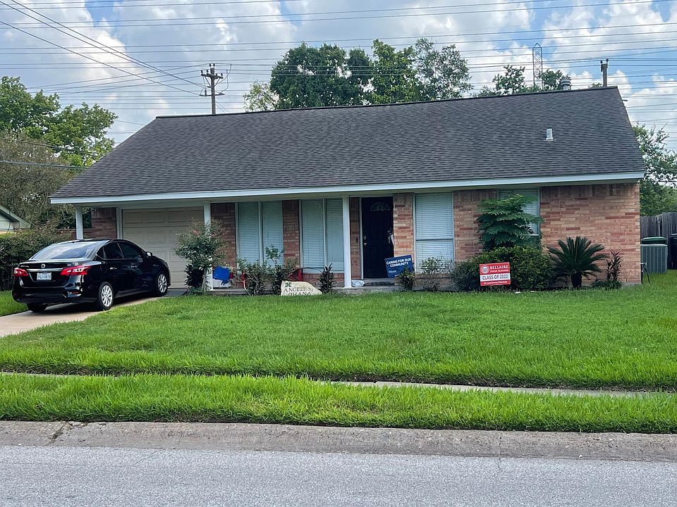 2nd image of 11029 Greenwillow Dr