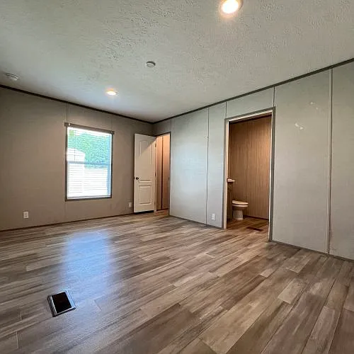 92 Teasley Ln — Photo 7