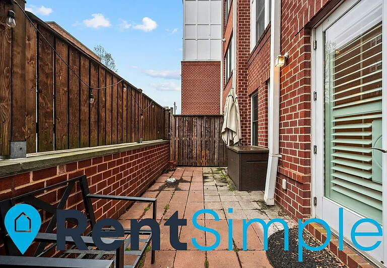 1418 N Rhodes #B110 — Photo 41