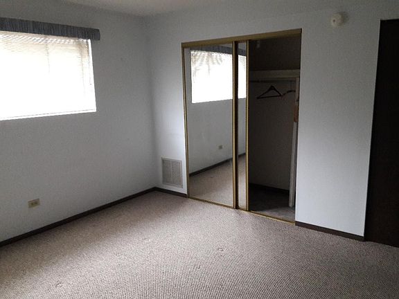 5th image of 18405 Wentworth Ave APT 1C
