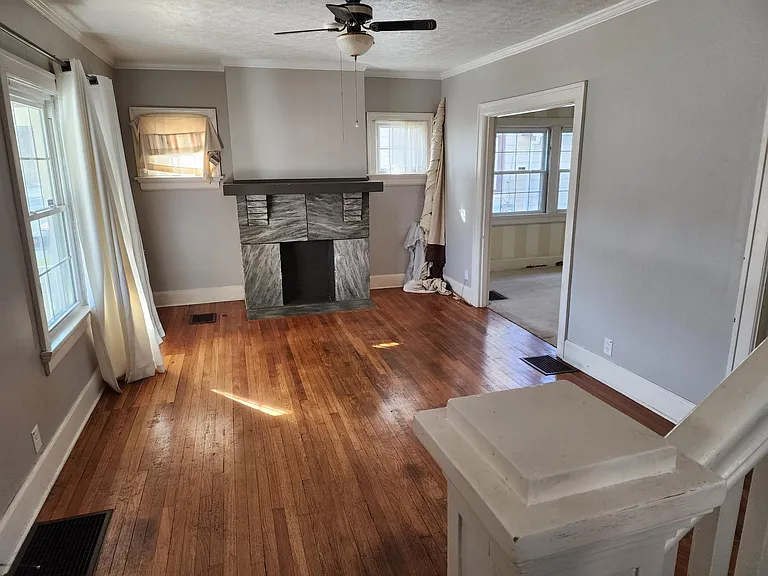 2604 Wayne Ave — Photo 6