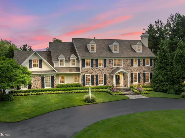 3 Bowmans Dr E, New Hope, PA 18938