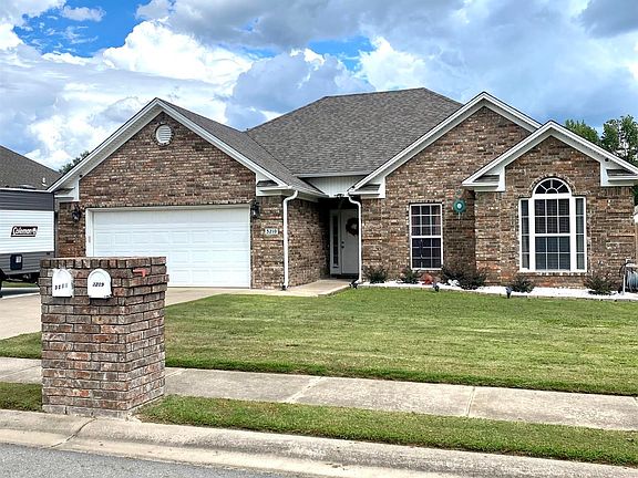 2nd image of 3210 Longmeadow Dr
