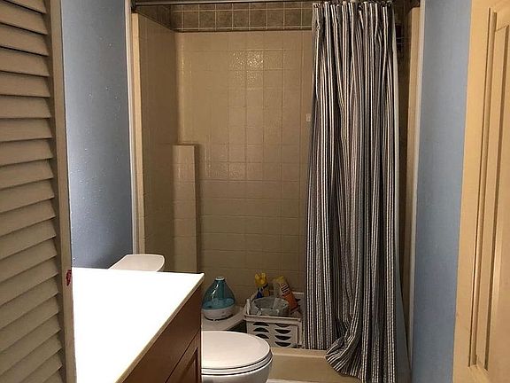 5th image of 100 Neddy Ave #4