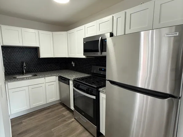 121 Hillview Ave, Waterbury, CT