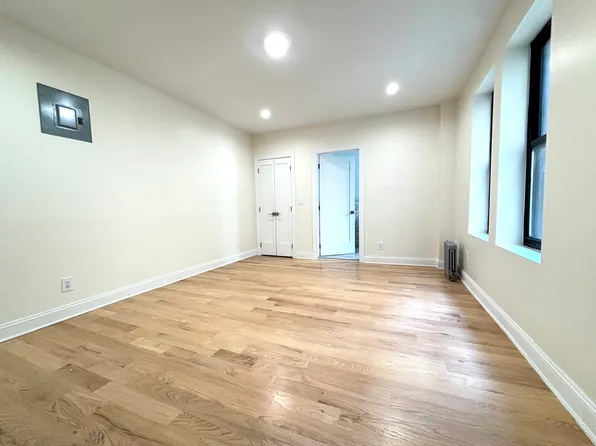 550 Ocean Ave #2I, Brooklyn, NY 11226